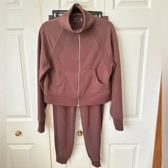 Activewear set - Picture 9 of 9